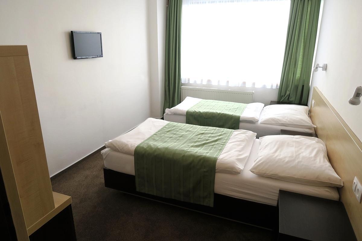 Hotel Skalsky Dvur Bystrice nad Pernstejnem Luaran gambar