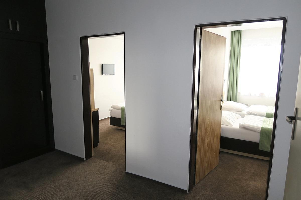Hotel Skalsky Dvur Bystrice nad Pernstejnem Luaran gambar